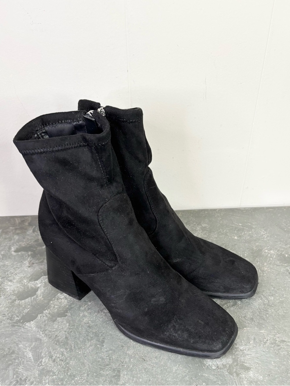 Marc Fisher Rivers ankle booties square toe and block heel 7.5 black faux suede